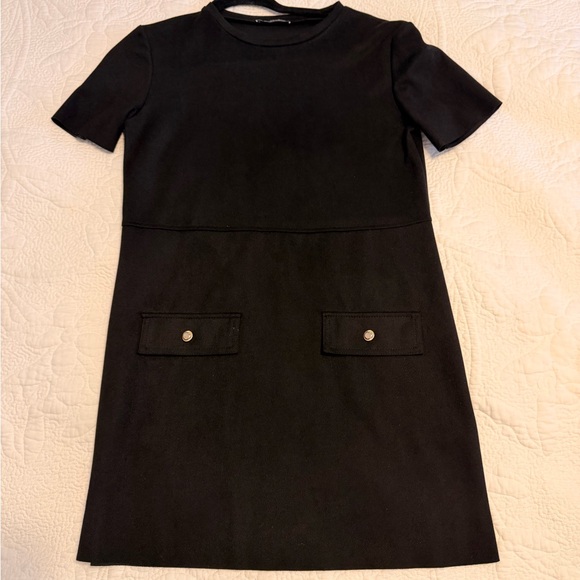 Zara Dresses & Skirts - Zara Black Short Sleeve Shift Dress with Front Flap Pockets
